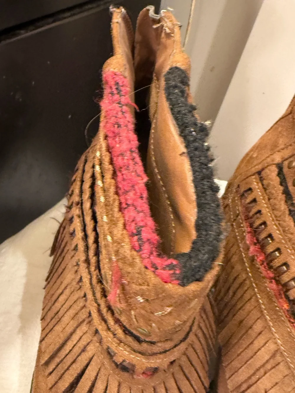 Mudd Brown Suede Fringe Boho Western Ankle Boots Studded